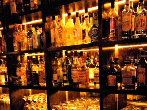«Αλχημεία»: Τα Άνω Πατήσια έχουν την μπυραρία που πρέπει να γνωρίσεις