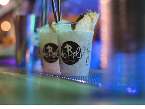 Nobell: Το cafe-bar που θα σου φέρνει το αλκοόλ…σπίτι