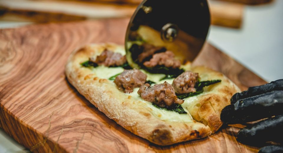 «Pizza Dal Professore»: Ο «καθηγητής» θα φέρει την πίτσα σπίτι μας