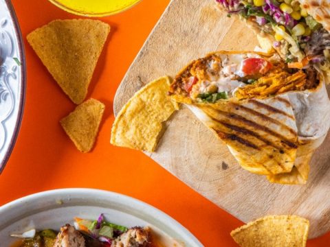 Etnico: Το πιο εναλλακτικό street food με ένα τηλεφώνημα στην πόρτα σου