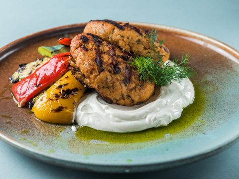 «Chez Michel»: Το αγαπημένο bistro του Κολωνακίου φέρνει τις νοστιμιές του στην πόρτα σου και τις γιορτές