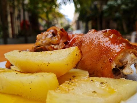 «Ροζαλία»: Γνήσιες ελληνικές συνταγές με ένα τηλεφώνημα στο σπίτι σου