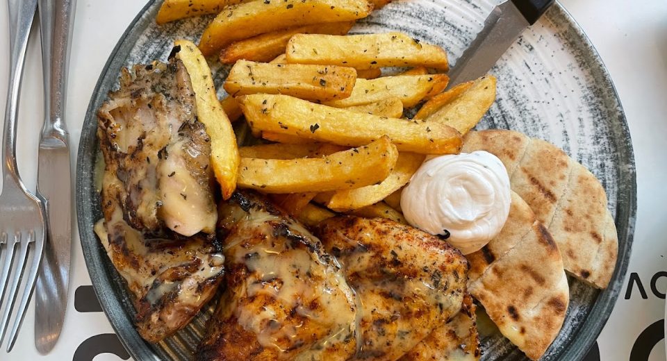 Θα πας ξανά 200%: Η ταβέρνα με τις μεγάλες και χορταστικές μερίδες που τρως βασιλικά στις καλύτερες τιμές