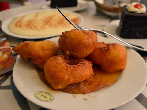Οι καλύτεροι λουκουμάδες είναι χανιώτικοι και θα τους βρεις στον Κτιστάκη