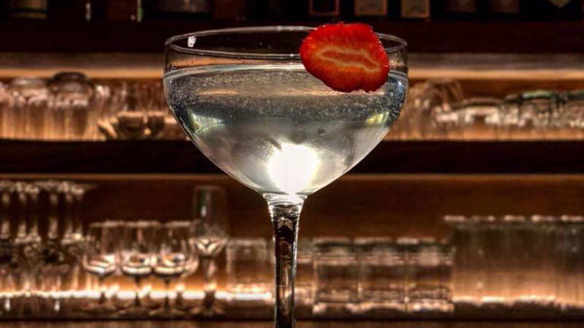 The Clumsies: Δώσε ραντεβού στο καλύτερο cocktail bar του κέντρου