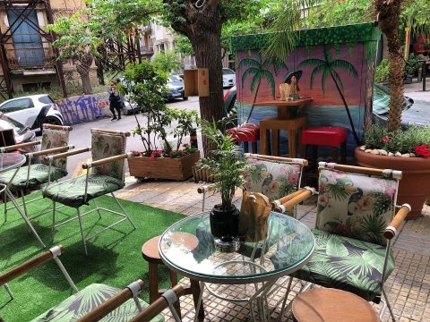 Tiki Bar: Το πιο εξωτικό cocktail bar της Αθήνας, σε περιμένει και αυτό το καλοκαίρι