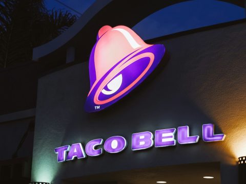 Γιατί τέτοιος χαμός με τα Taco Bell;