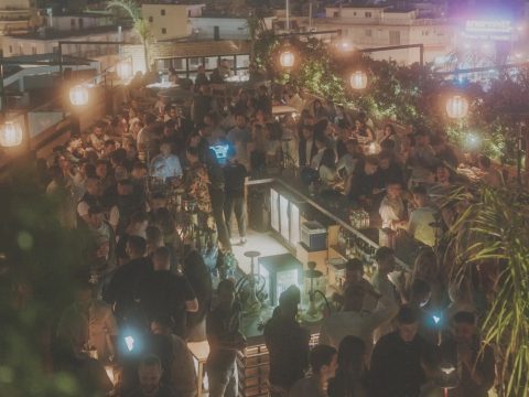 Το rooftop του Marron είναι το πιο flirty μπαρ της Αθήνας