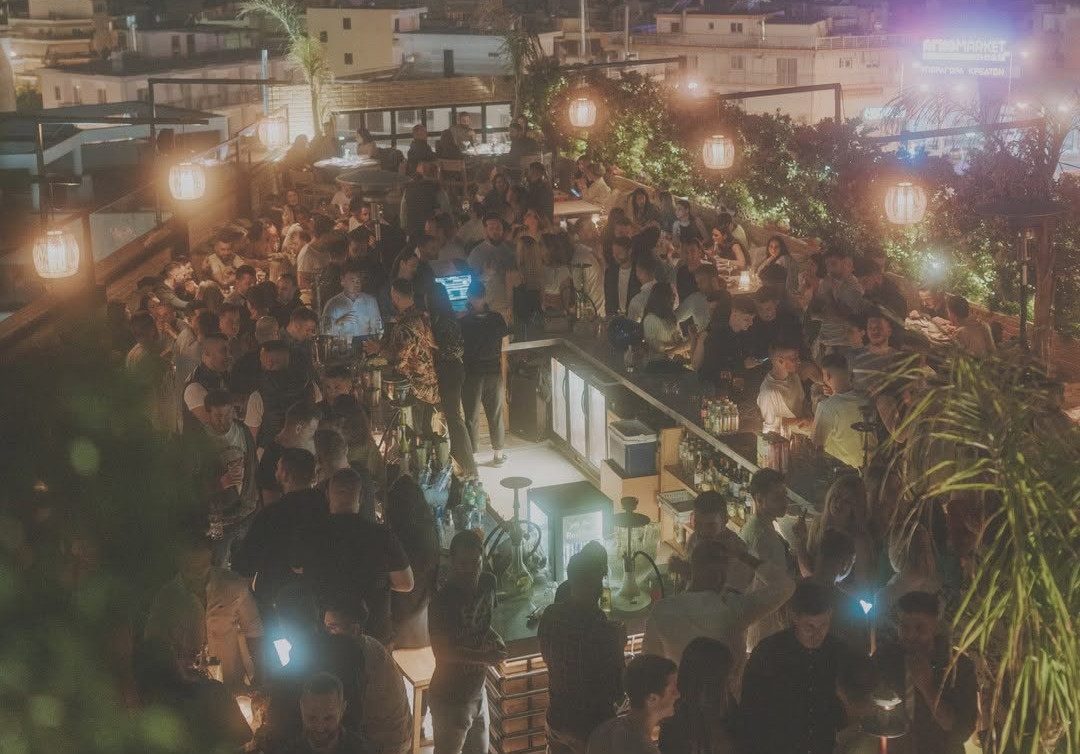 Στο rooftop του Marron είναι το πιο flirty μπαρ της Αθήνας