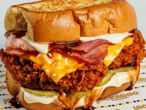 Η κυριαρχία του τηγανητού κοτόπουλου στο street food