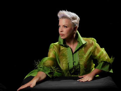 Από τον Φόβο στη Δύναμη: Το One Woman Show της Ασπασίας Θεοφίλου