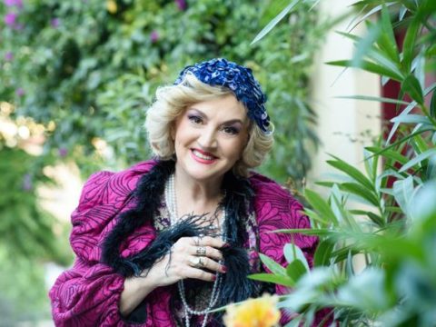 «Η Μητέρα του Σκύλου»: Επιστρέφει για δεύτερη σεζόν