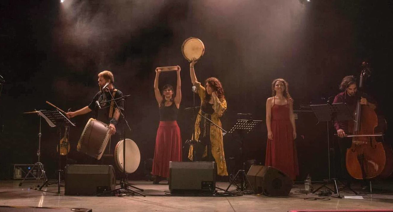 Ένα ξέφρενο Tarantella Party στο Theatre of No