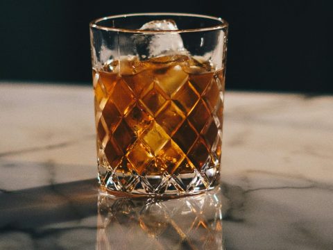 5 ψαγμένες ποικιλίες ουίσκι για να εντυπωσιάσεις