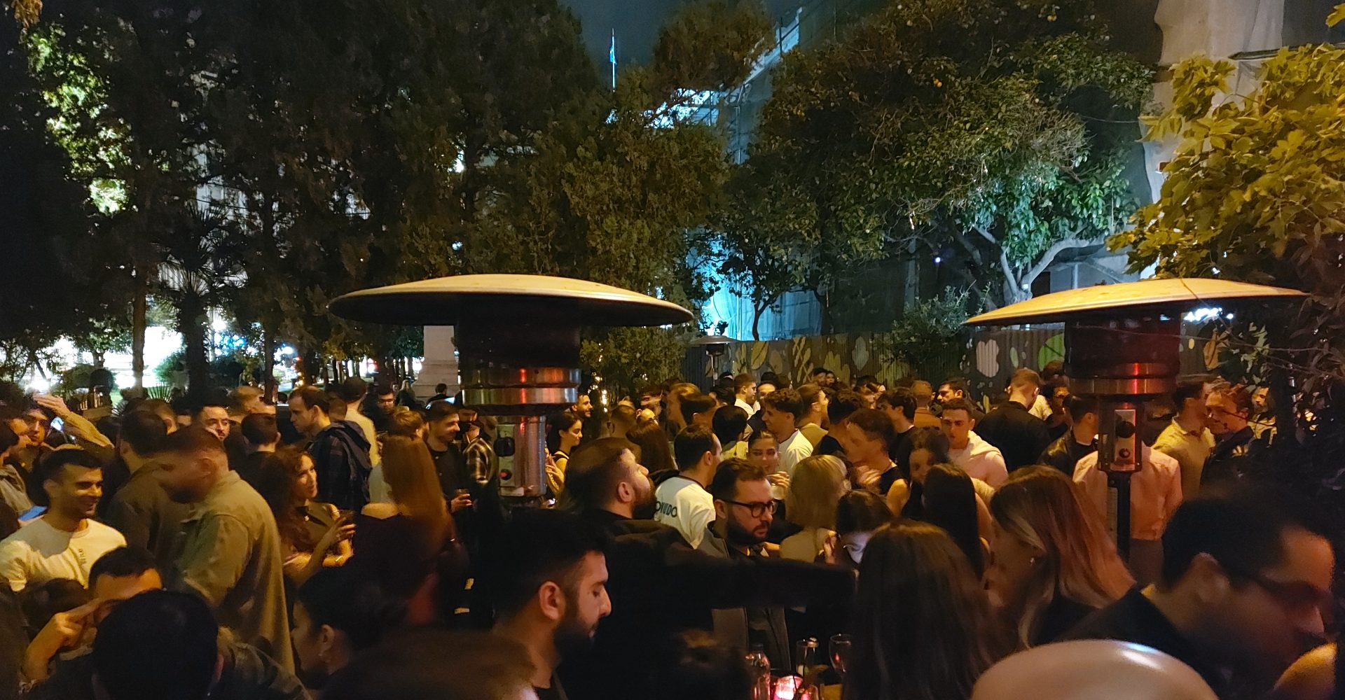 4 μπαρ της Αθήνας όπου το να καταφέρεις να μπεις θεωρείται άθλος