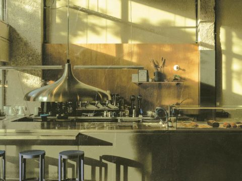 Είσαι λάτρης της πίτσας και του κρασιού; Σε αυτή την διεύθυνση θα απολαύσεις και τα δύο