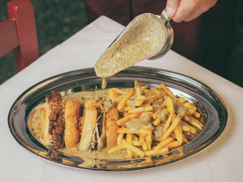 Σε αυτό το νέο street food τα μπέργκερ έχουν γαλλική φινέτσα