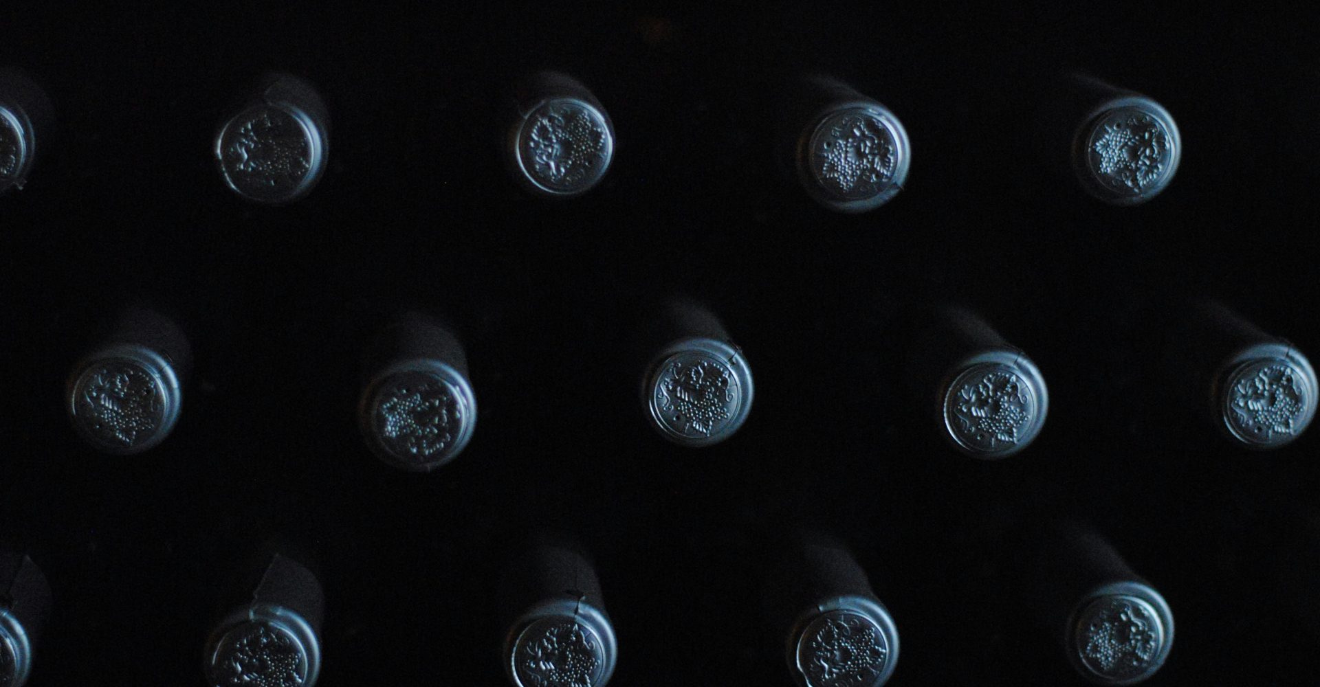 Old World vs New World Wines: Τι ακριβώς σημαίνουν και πώς θα τα ξεχωρίζεις