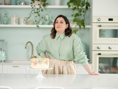 «Οι Γεύσεις Που Με Διαμόρφωσαν»: Η Madame Gâteaux έχει μέσα της τη Λέσβο και τα Τρίκαλα