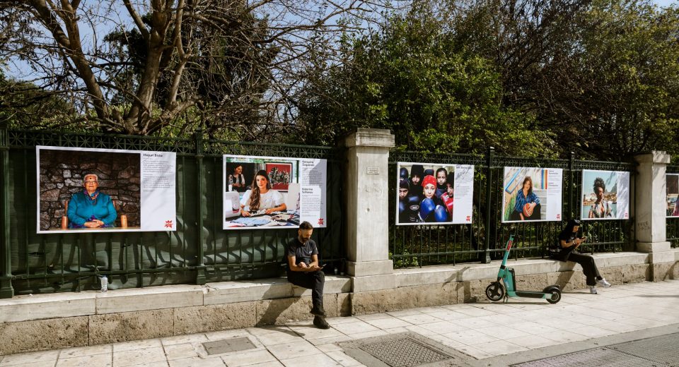 Πορτρέτα ξεχωριστών γυναικών κοσμούν τον Εθνικό Κήπο
